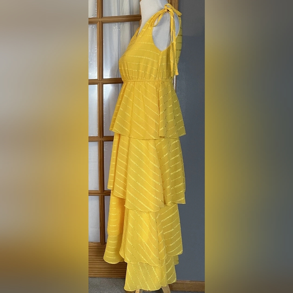 Elegant Yellow Layered Dress - Picture 3 of 4